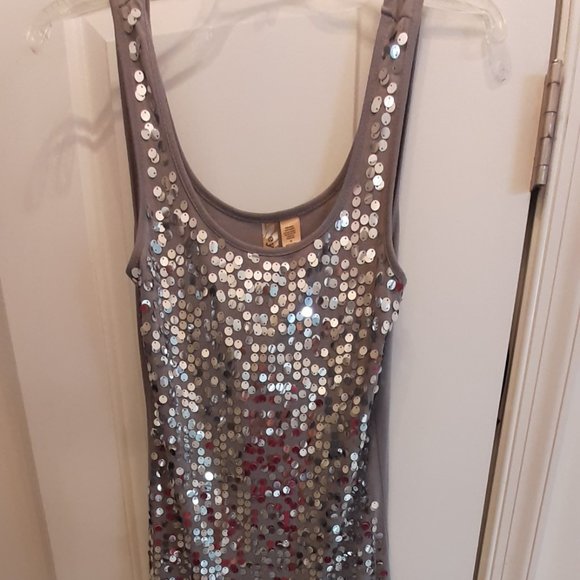 EYESHADOW Sz M grey sequin Tank Tunic top, EUC! Easy care Machine Wash - Picture 2 of 8